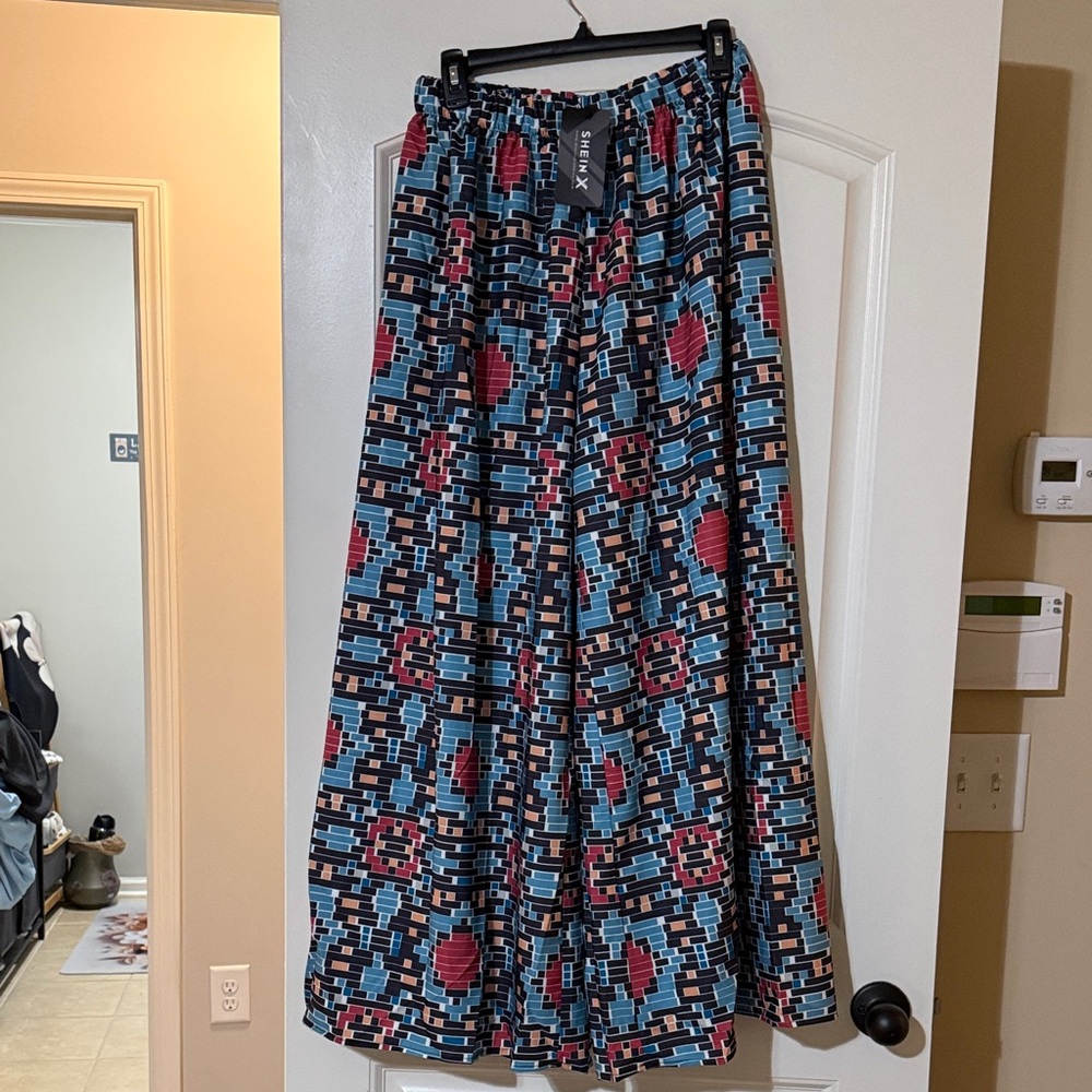 Stylish Geometric Patterned Skirt